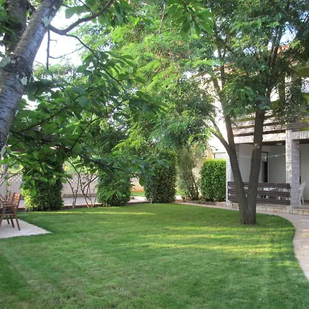 Appartement Zvezdica*** With Garden *