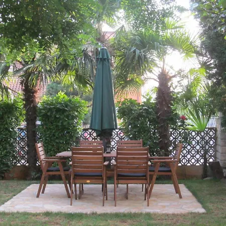 Daire Zvezdica*** With Garden *