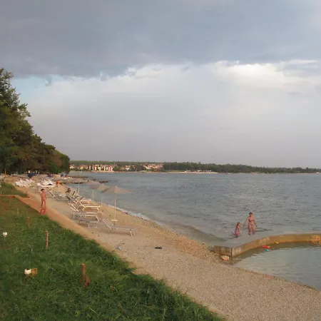 Daire Zvezdica*** With Garden Zambratija (Istria)