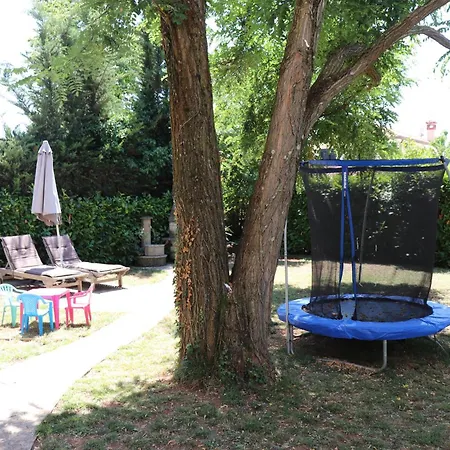 Zvezdica*** With Garden